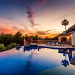 Ermita Villa *